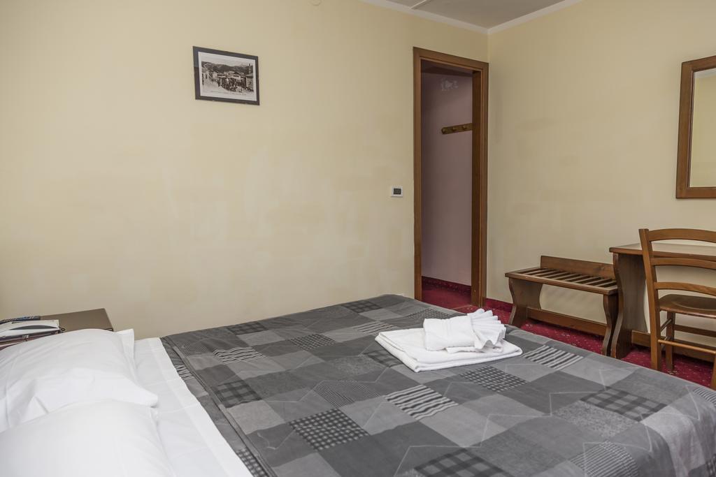 Hotel La Terrazza Sauze D'Oulx Ngoại thất bức ảnh