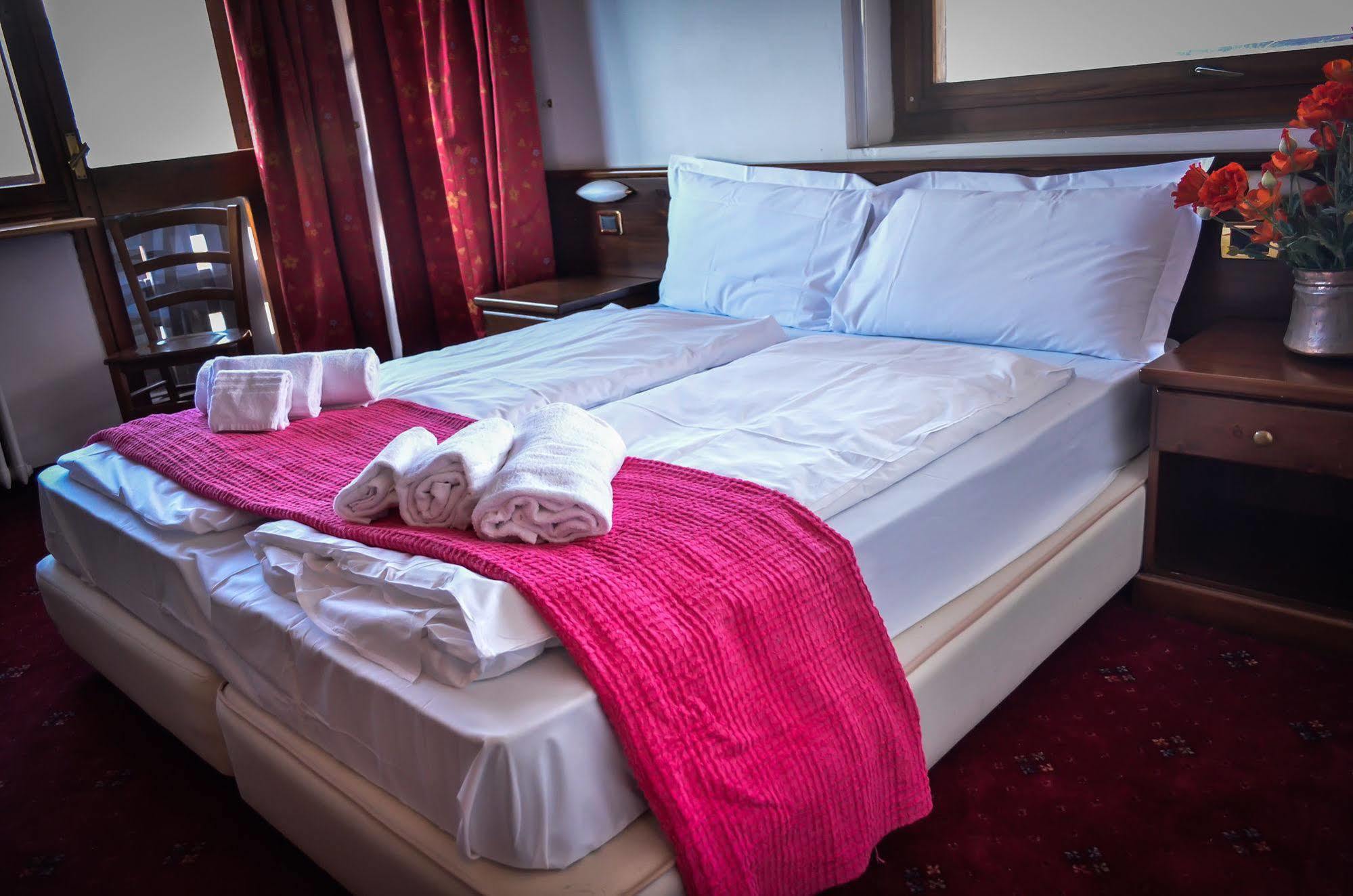Hotel La Terrazza Sauze D'Oulx Ngoại thất bức ảnh