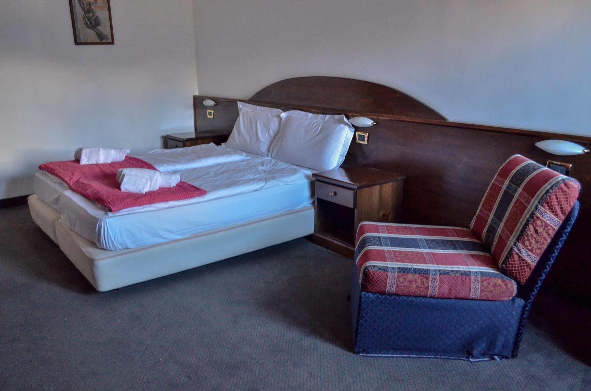 Hotel La Terrazza Sauze D'Oulx Ngoại thất bức ảnh