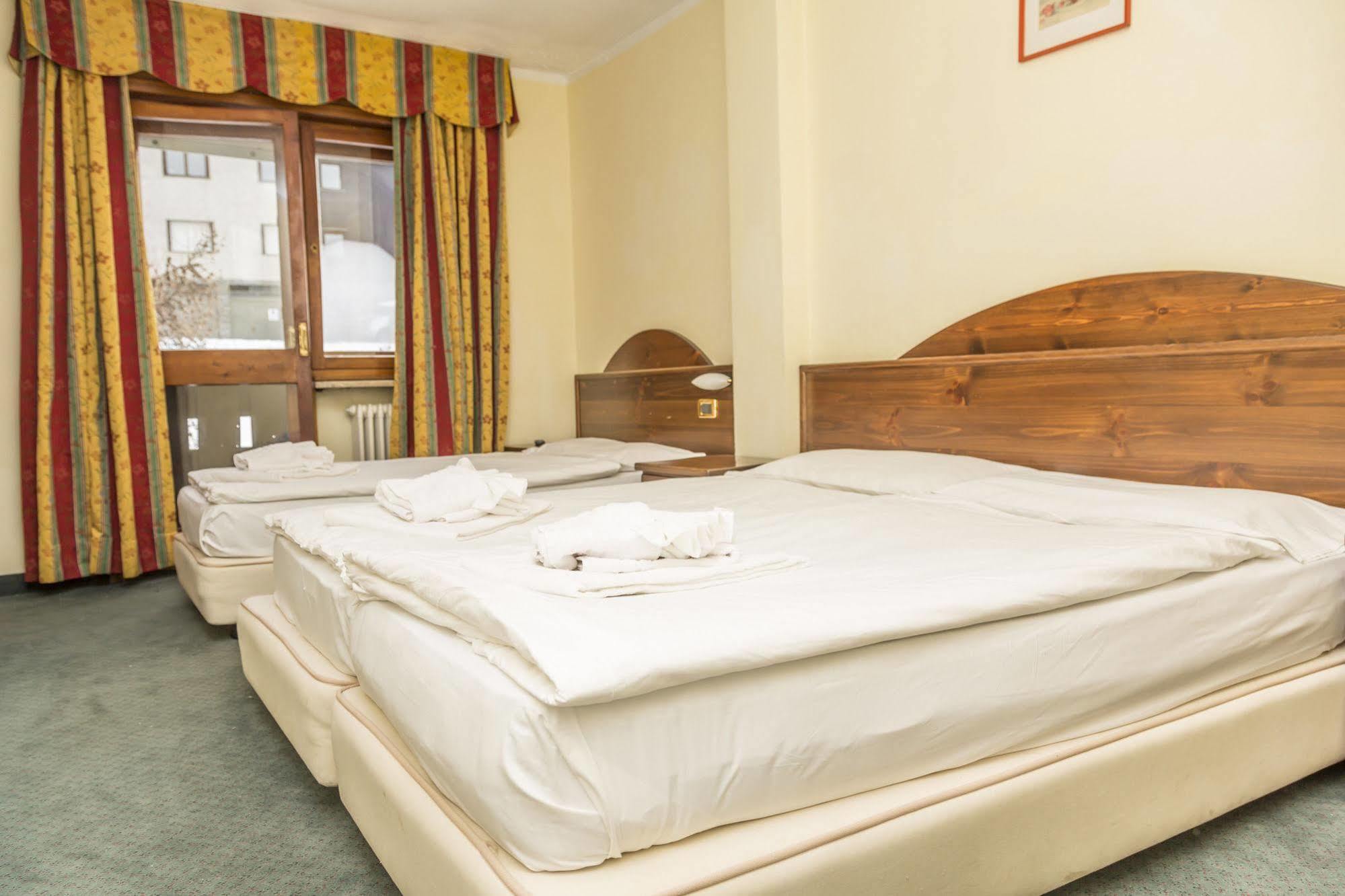Hotel La Terrazza Sauze D'Oulx Ngoại thất bức ảnh