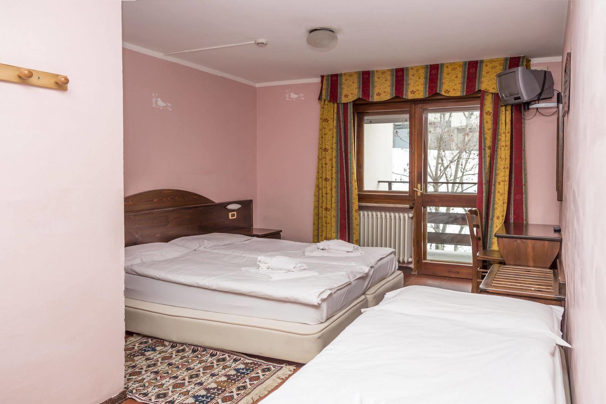 Hotel La Terrazza Sauze D'Oulx Ngoại thất bức ảnh