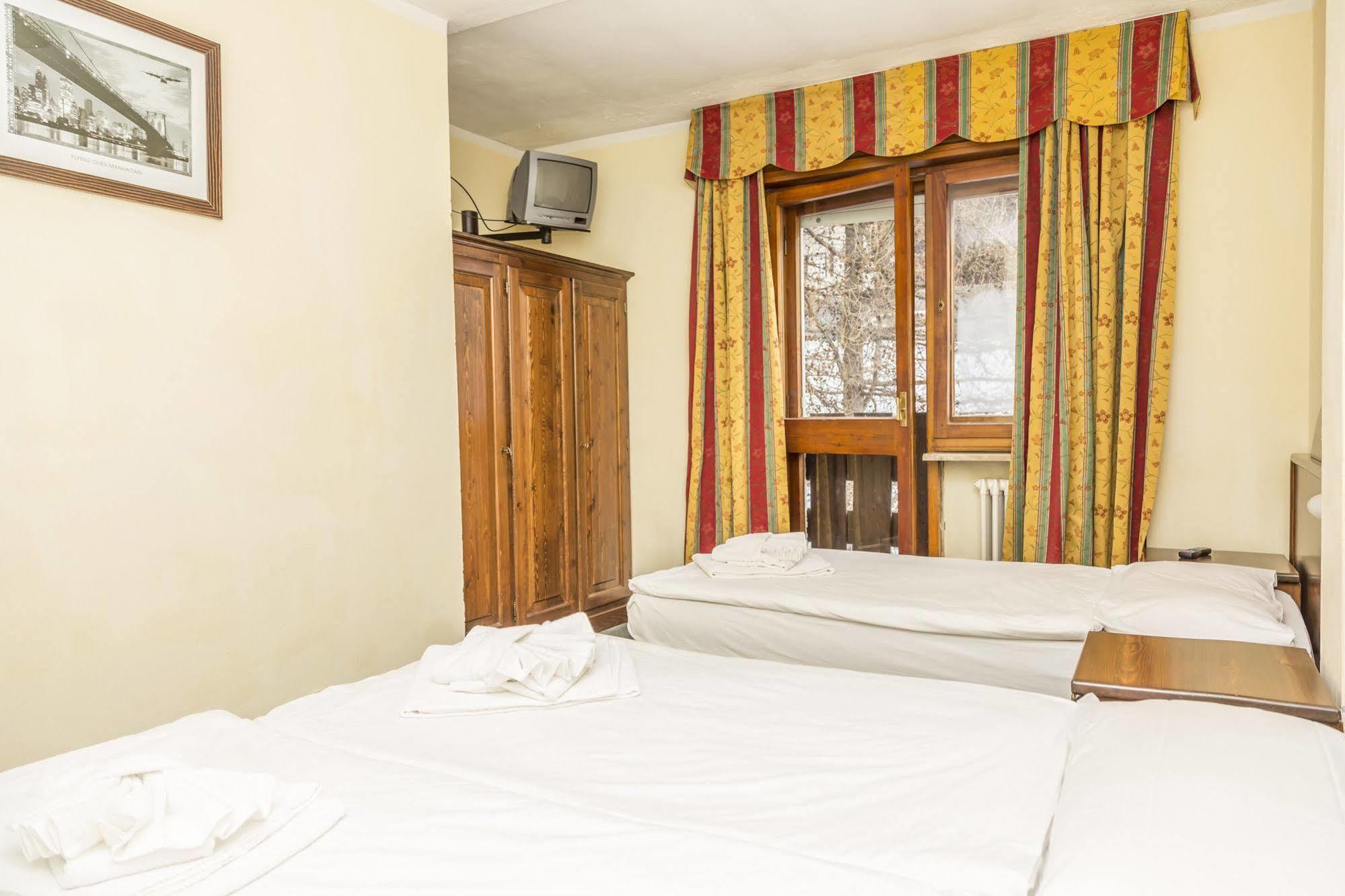 Hotel La Terrazza Sauze D'Oulx Ngoại thất bức ảnh